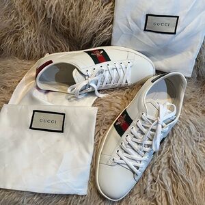 WOMENS GUCCI TENNIS SHOES. LIGHTLY WORN.
